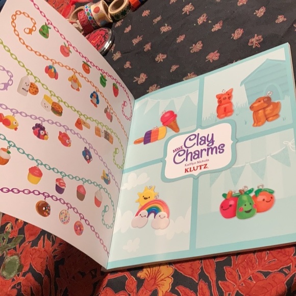 Make Clay Charms book ( Klutz Craft Kit) 8" Length x 1.19" Width x 9" Height - Picture 1 of 7